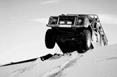 răspuns jeep în deșert, cărare, teren accidentat