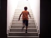 Válasz lépcsőház,emelkedő,futás
