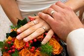 Answer wedding, rings, bridal bouquet