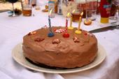 Válasz torta, gyertyák, születésnap